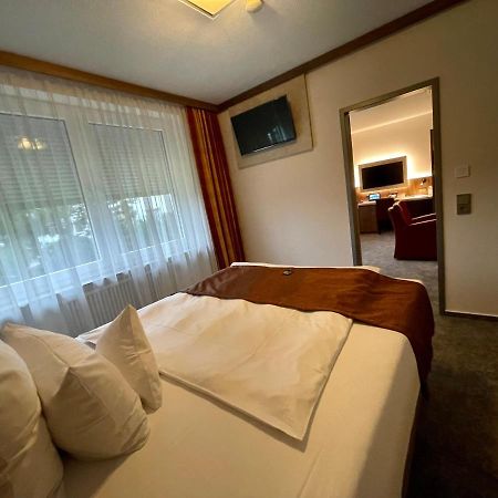 Hotel Merkur Ландщул Екстериор снимка