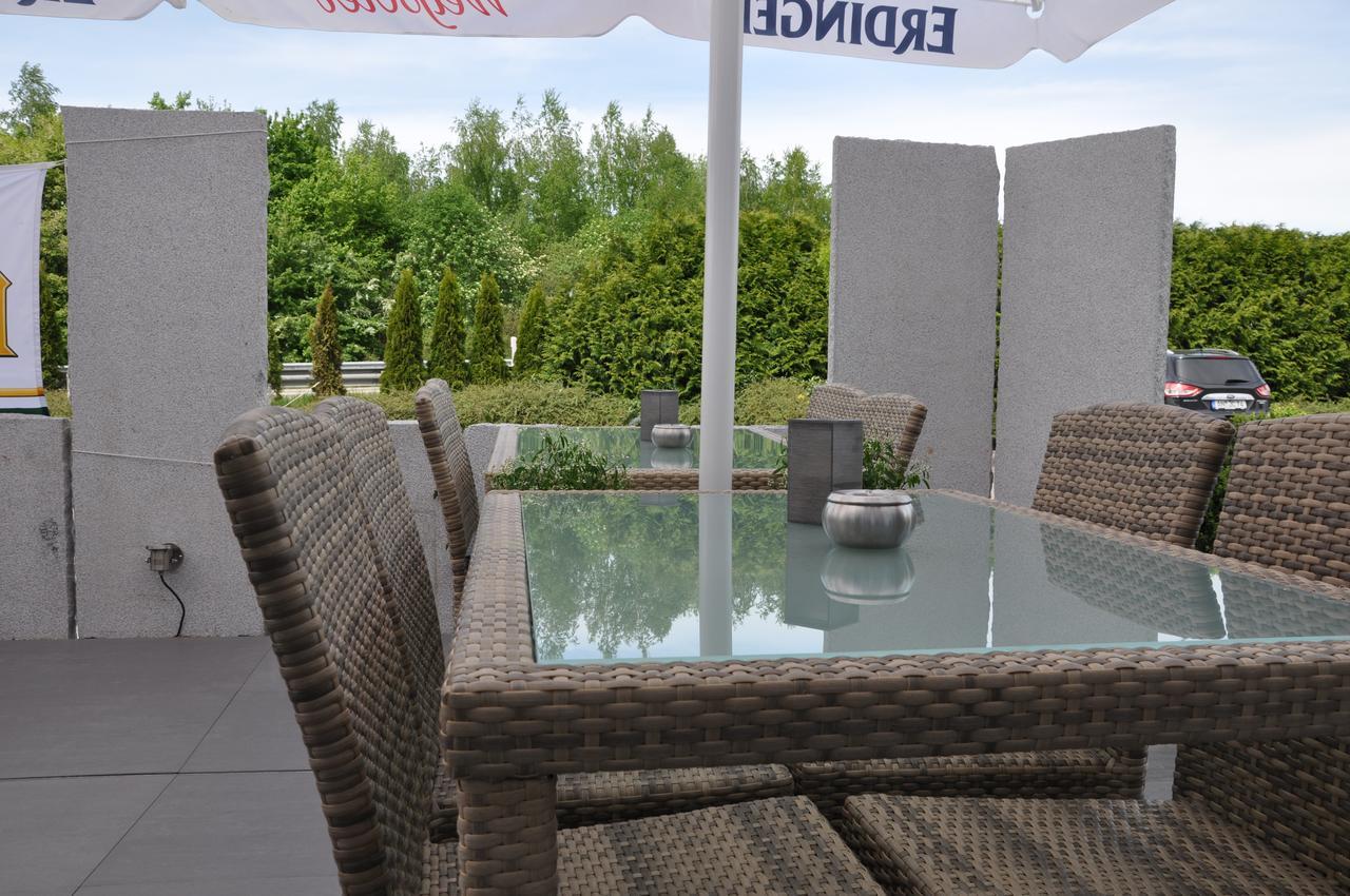 Hotel Merkur Ландщул Екстериор снимка