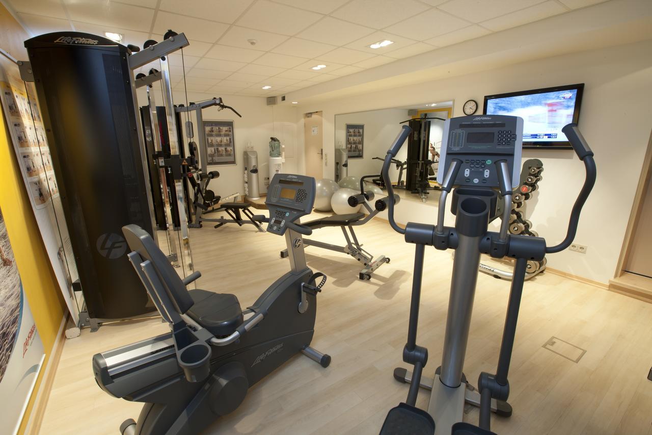 Hotel Merkur Ландщул Екстериор снимка
