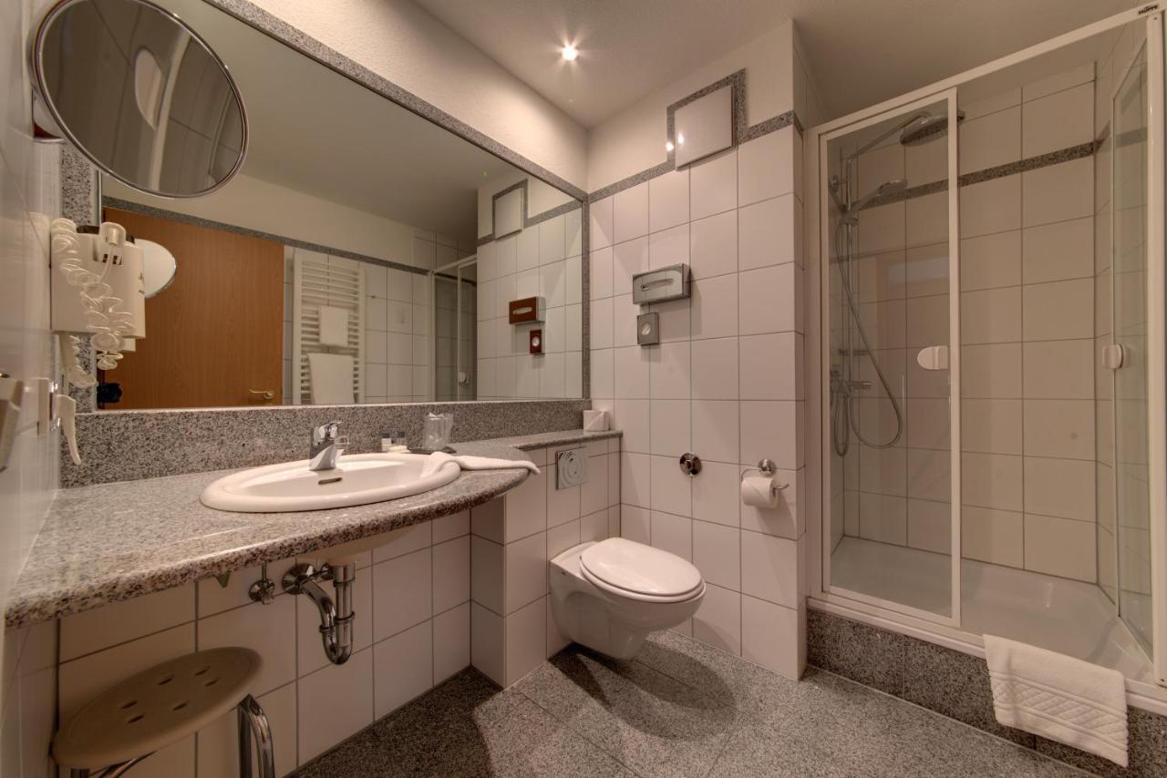 Hotel Merkur Ландщул Екстериор снимка